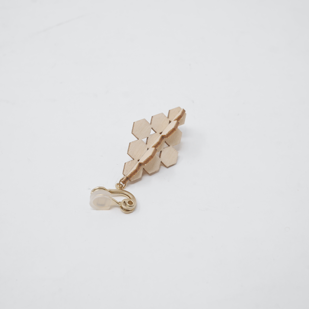 kito05 白樺のアクセサリー スノーフレーク（イヤリングタイプ）