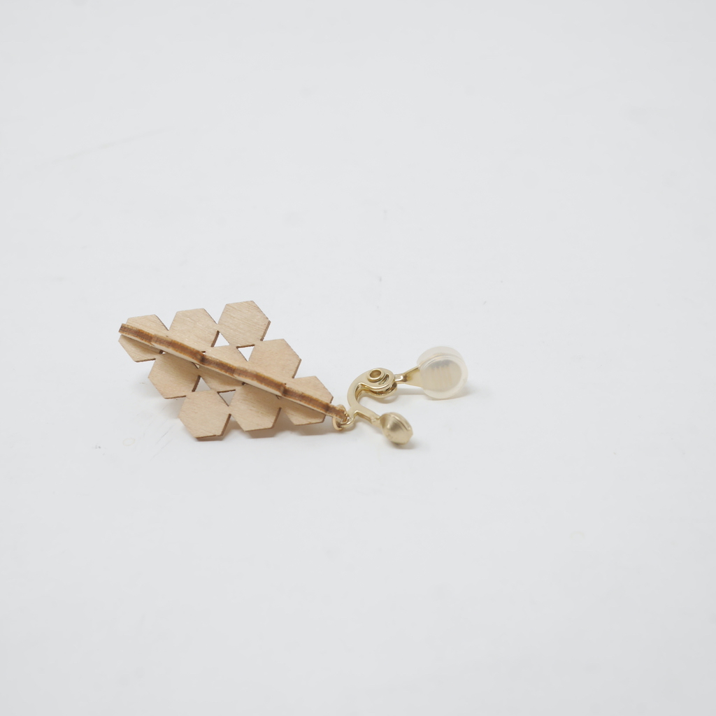 kito05 白樺のアクセサリー スノーフレーク（イヤリングタイプ）