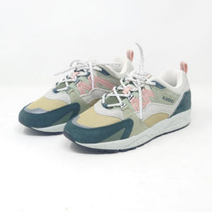 KARHU fushion 2.0 ダーケストブルース/カメオローズ（ カルフ フュージョン2.0 スニーカー フィンランド）)
