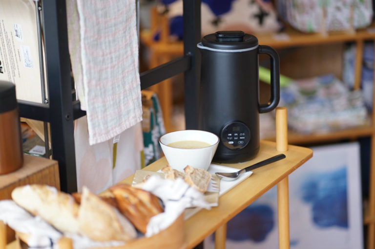 はじめる手作りスープと、地元のパン