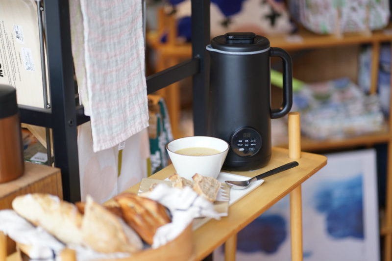 はじめる手作りスープと、地元のパン