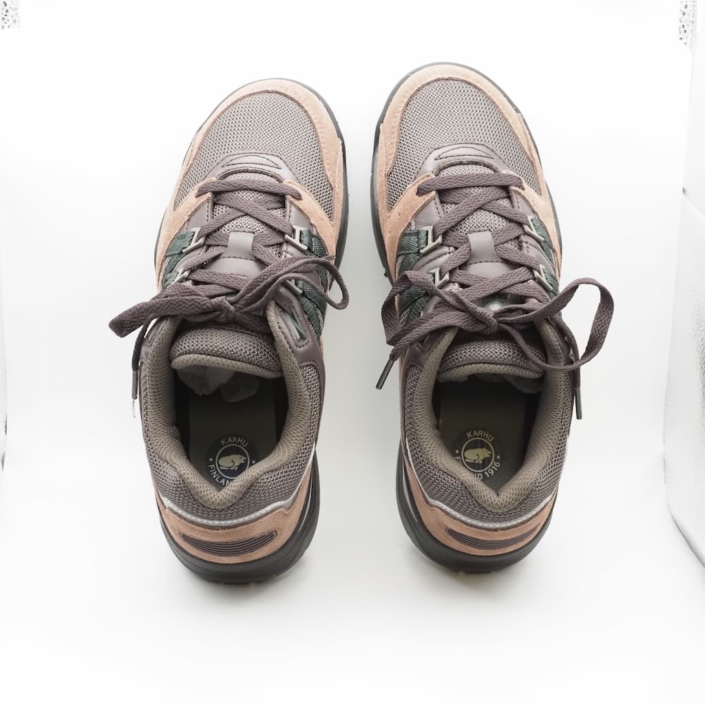 KARHU フュージョンXT パインバーク / スカラベ